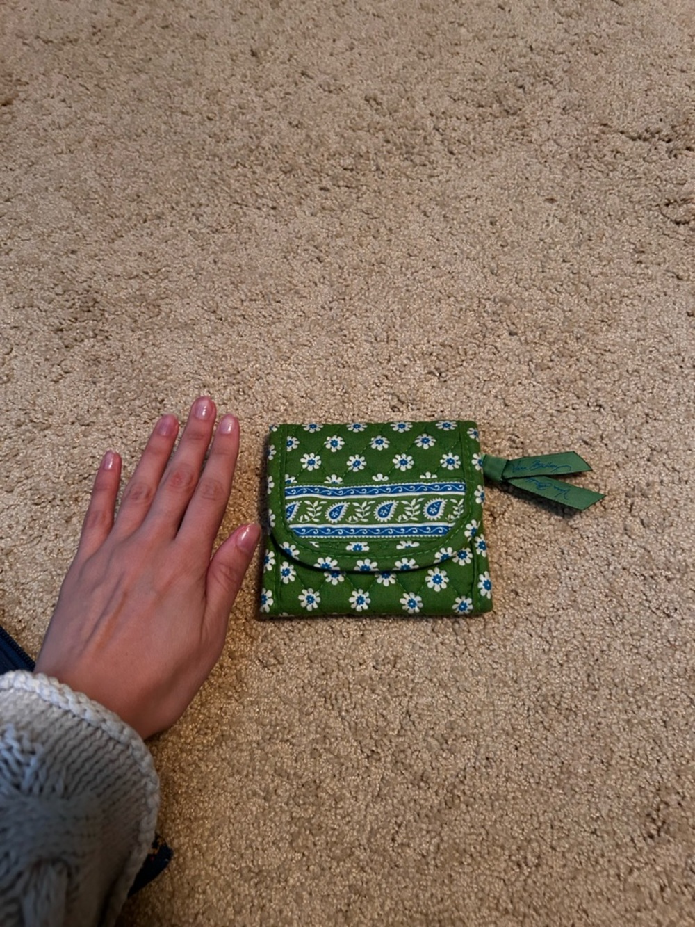 Vera Bradley Green Floral Quilted Coin Purse with Paisley Trim - Picture 2 of 3